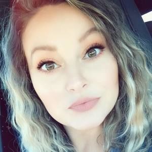 Meet your Posher, Loni